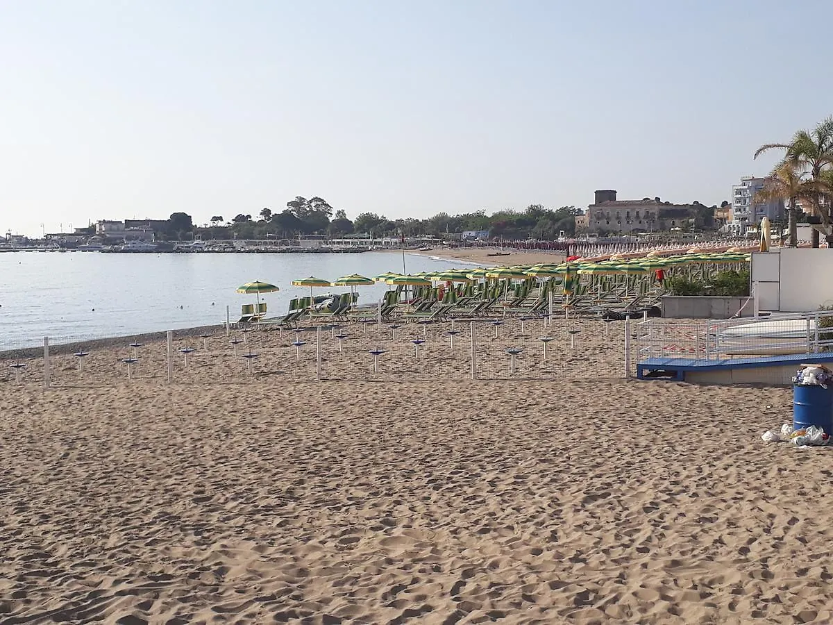 B&B Fragranza Di Sicilia Giardini Naxos 0*,