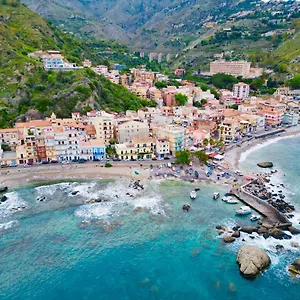 Auberge de jeunesse House, Giardini-Naxos